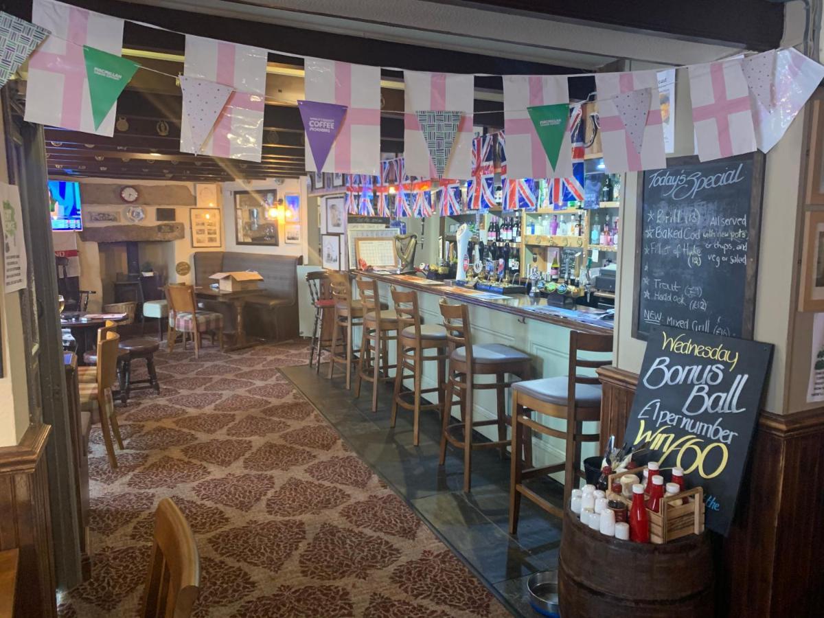 The Star Inn Хейл Екстериор снимка